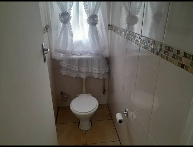 3 BEDROOM HOUSE FOR SALE IN OOS EINDE